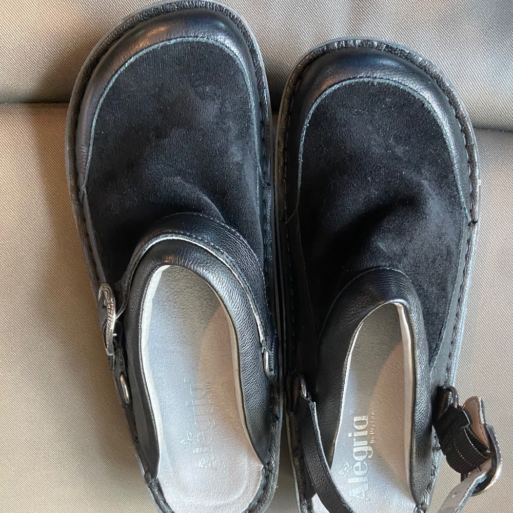 Alegria clogs